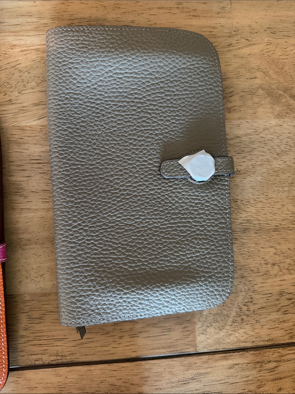 Pebbled Leather Zip Planner Cover in Taupe
